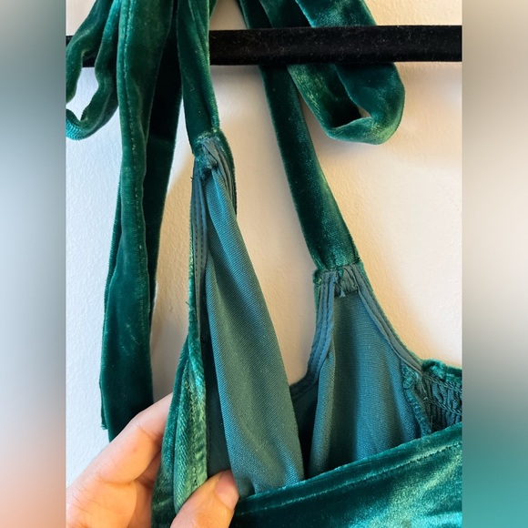 Reformation Emerald Velvet Minna Dress - Picture 8 of 15